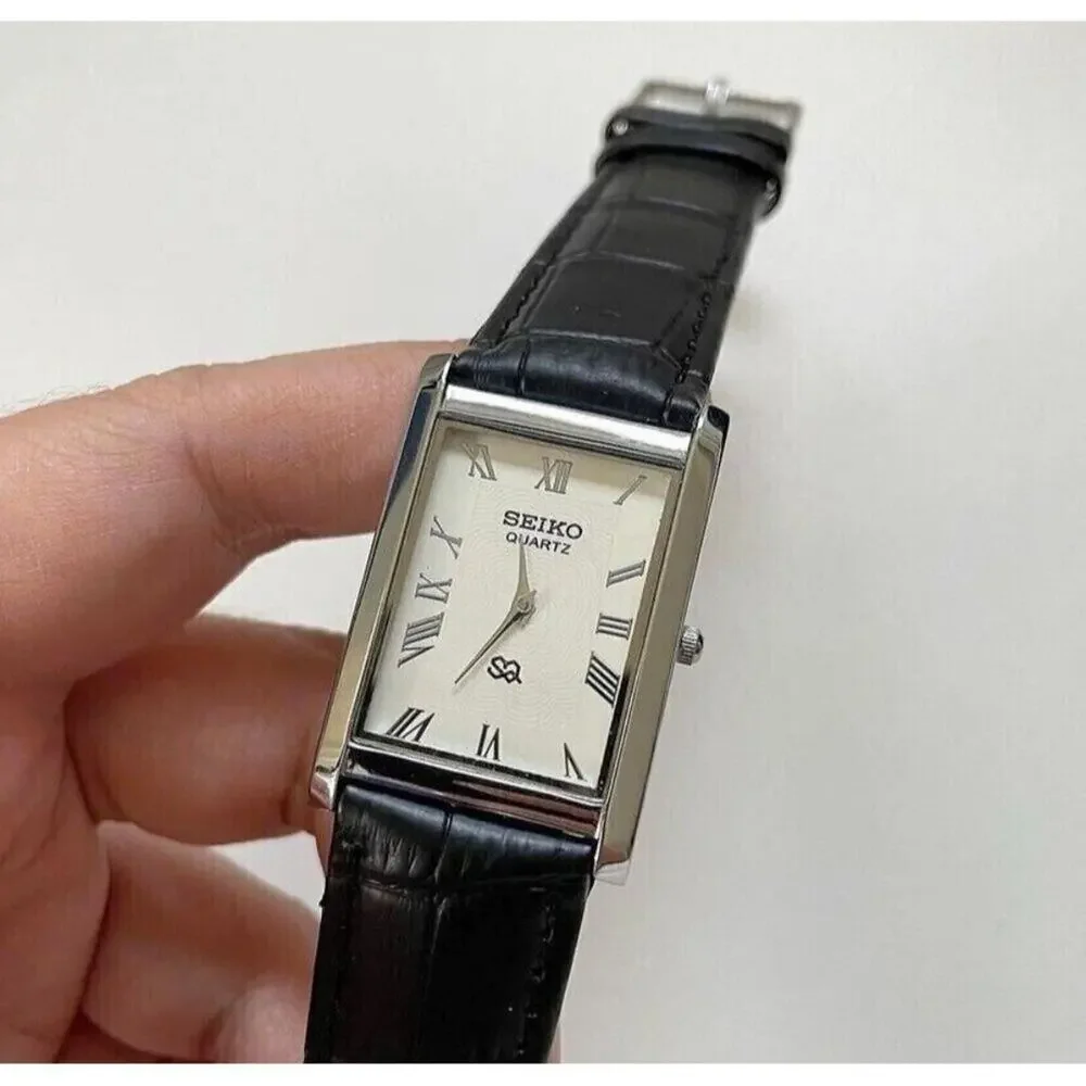 Vintage Style Seiko Quartz Mens Silver Watch & White accents W/ Leather Strap